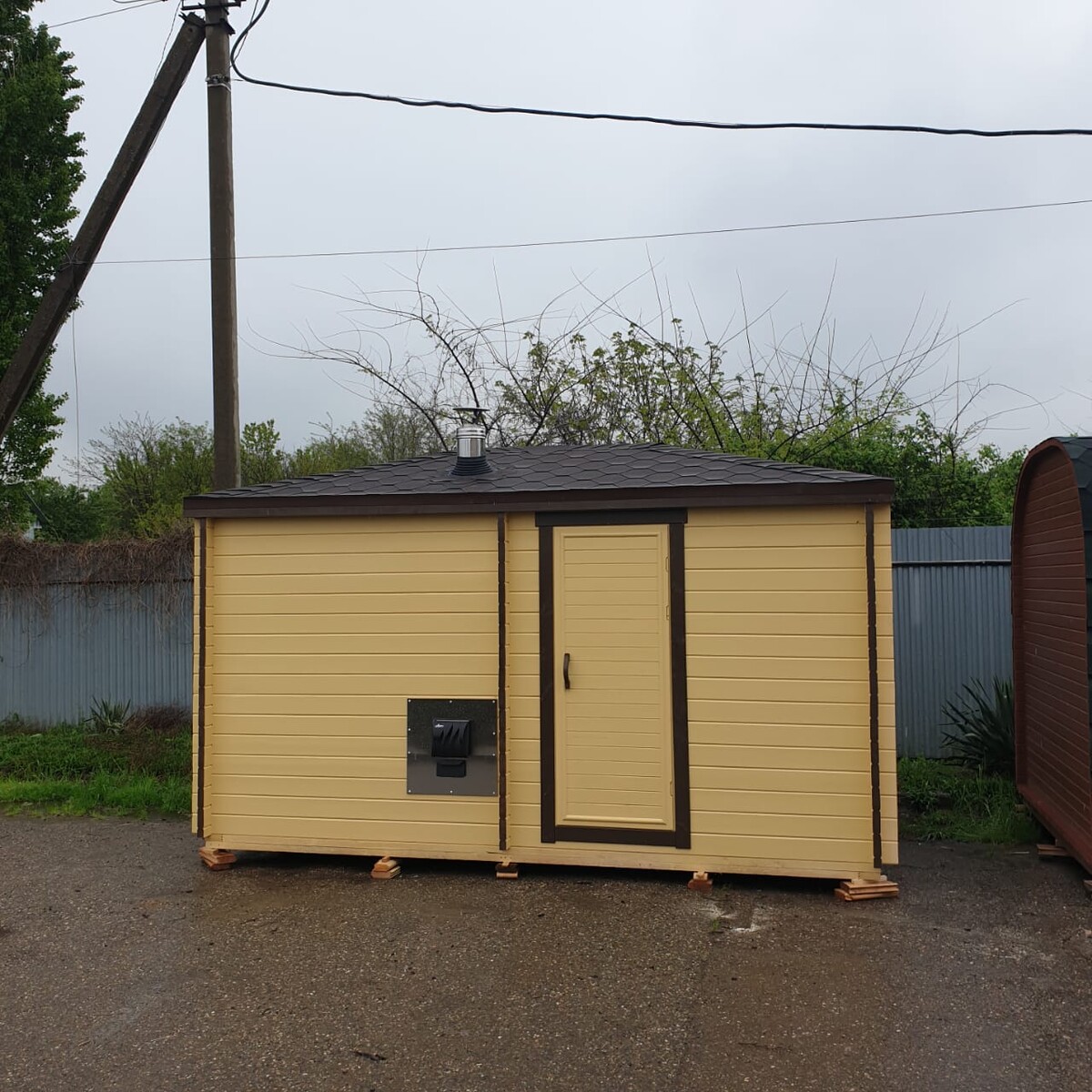 Баня из минибруса 4,5*2,5м. — предбанник